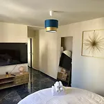 Golden Blue - Jacuzzi Hotel *