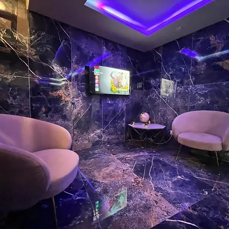 Golden Blue - Jacuzzi *