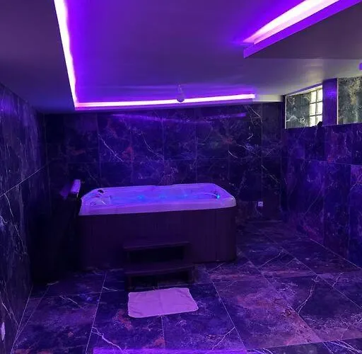 Golden Blue - Jacuzzi Hotel Rouen