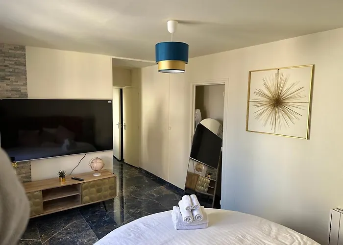 Golden Blue - Jacuzzi Hotel *