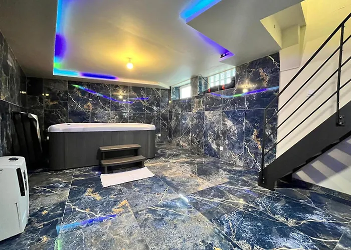 Golden Blue - Jacuzzi